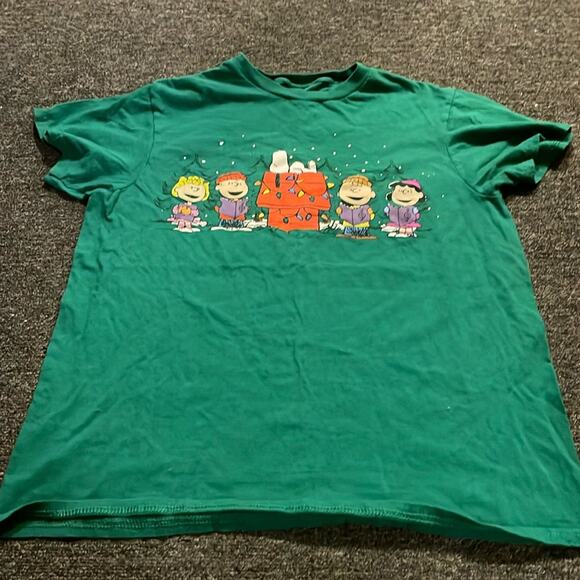 Peanuts Brand Size Medium Charlie Brown & Gang Green Tee Shirt Snoopy - Picture 2 of 4